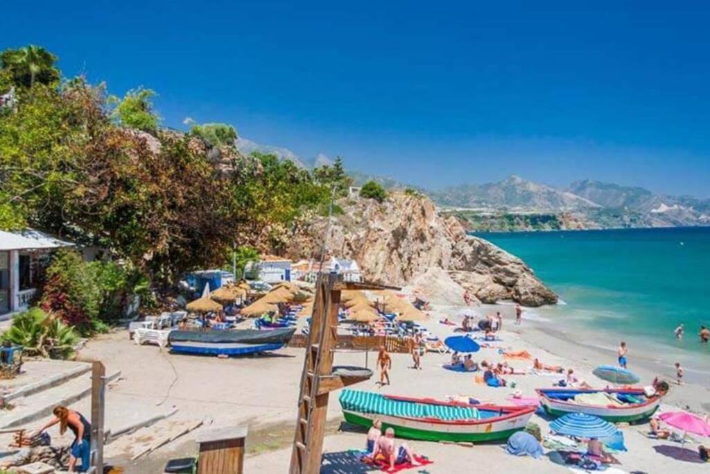 Bajo Playazo Jimena 6 Apartment Nerja Luaran gambar